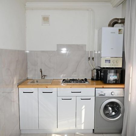 Cozy Apartment Near To The Metro H Kochar 19 Ереван Екстериор снимка