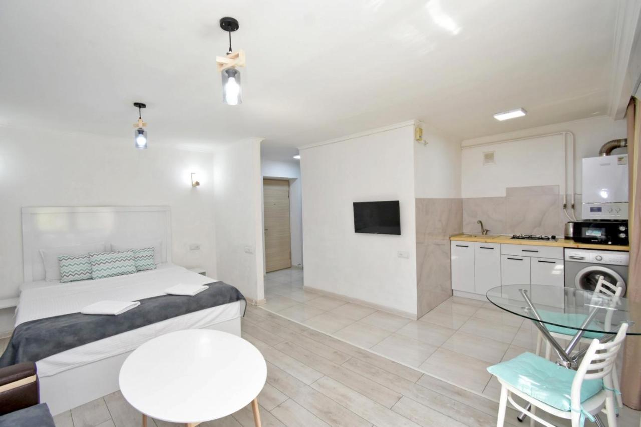 Cozy Apartment Near To The Metro H Kochar 19 Ереван Екстериор снимка