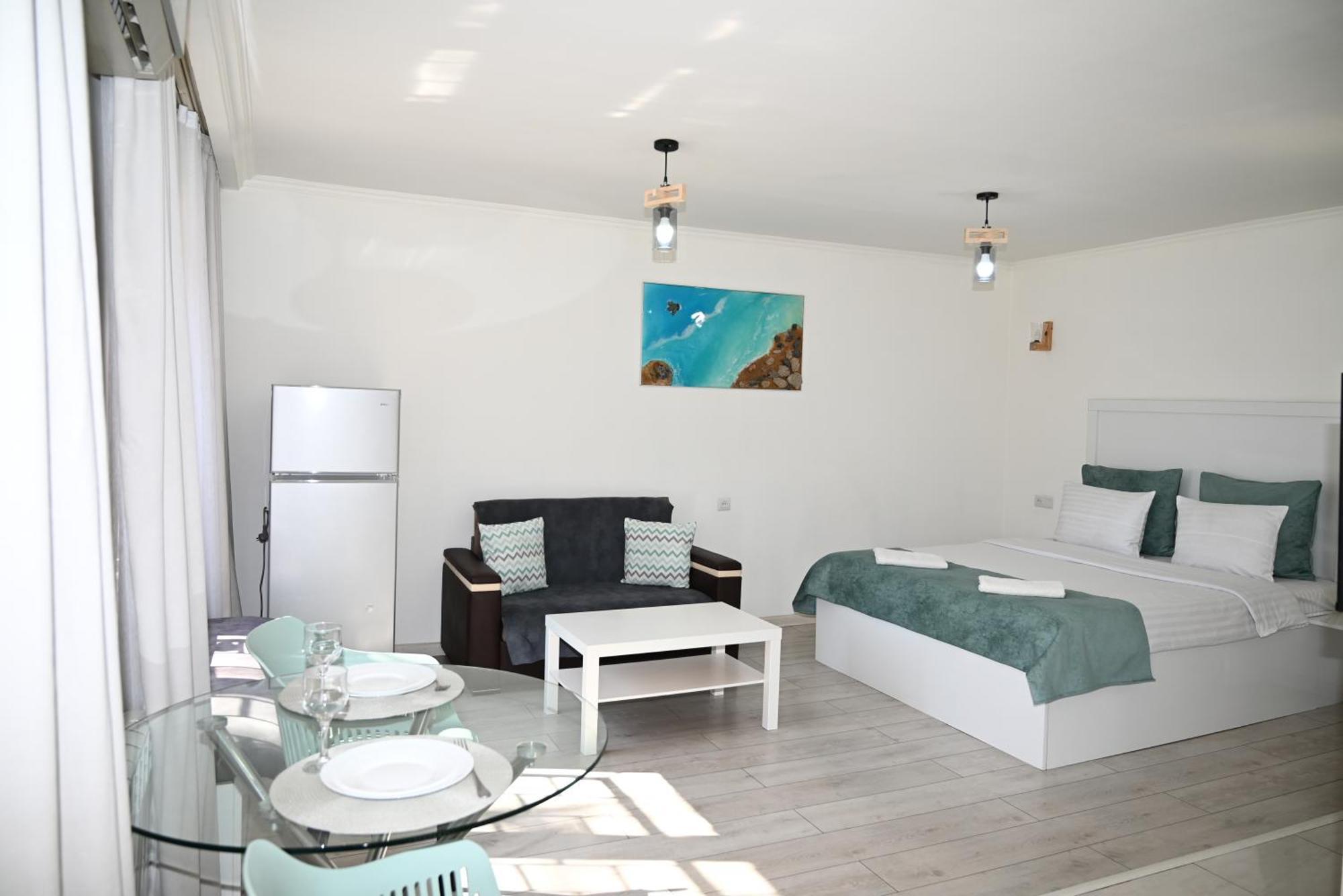 Cozy Apartment Near To The Metro H Kochar 19 Ереван Екстериор снимка